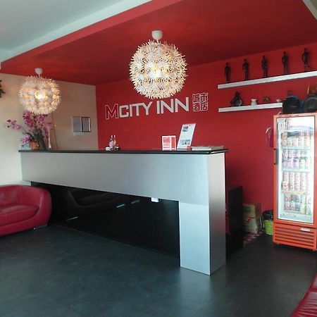 Mcity Inn Мири Экстерьер фото